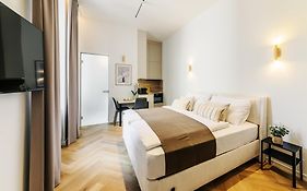 7Nights Premium